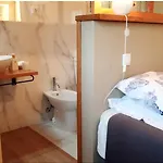 בית נופש Charming House In With Shared Pool *