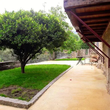 Casa de Férias Charming House In With Shared Pool *