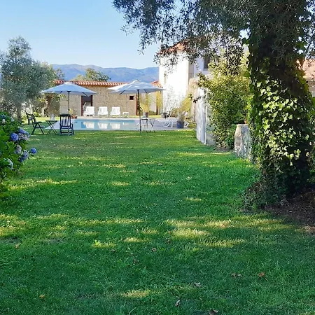Casa de Férias Charming House In With Shared Pool *