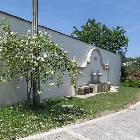 Charming House In With Shared Pool بيت للعطل Póvoa de Lanhoso