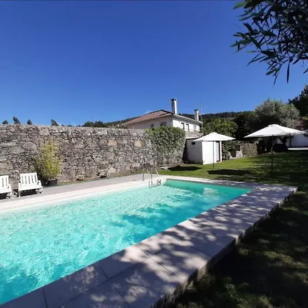 Charming House In With Shared Pool 펜션