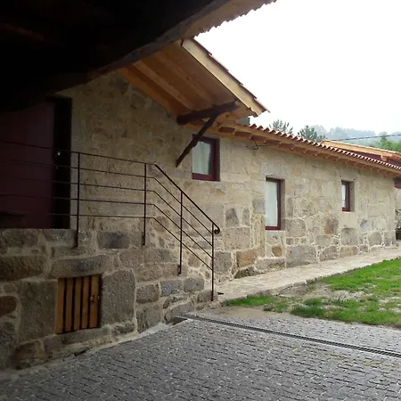 Charming House In With Shared Pool 펜션