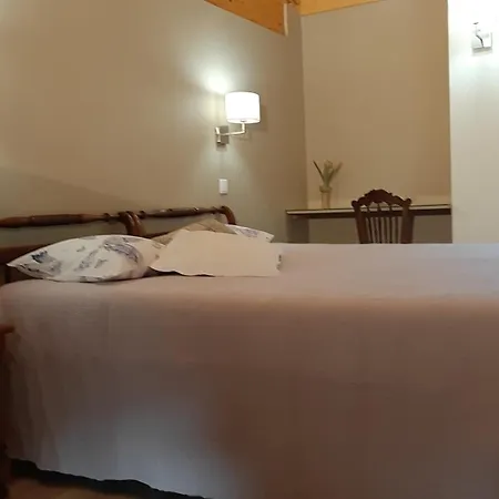 Charming House In With Shared Pool 펜션 포보아데란호소