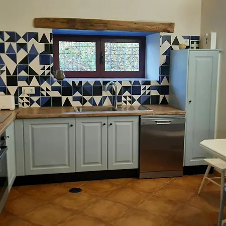 펜션 Charming House In With Shared Pool *