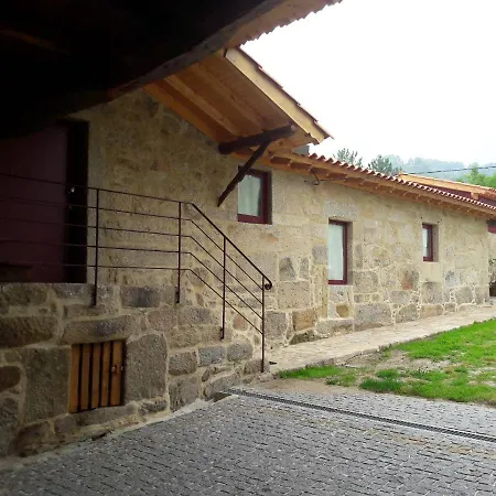 Charming House In With Shared Pool بيت للعطل Póvoa de Lanhoso