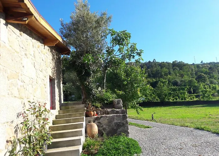 Charming House In With Shared Pool