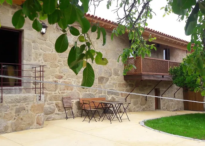 Charming House In With Shared Pool Nyaraló