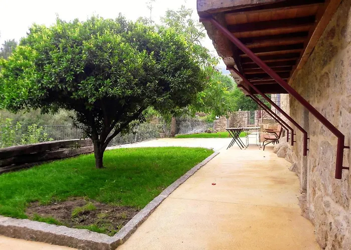 Nyaraló Charming House In With Shared Pool *