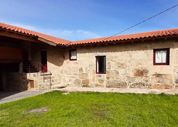 Charming House In With Shared Pool Nyaraló