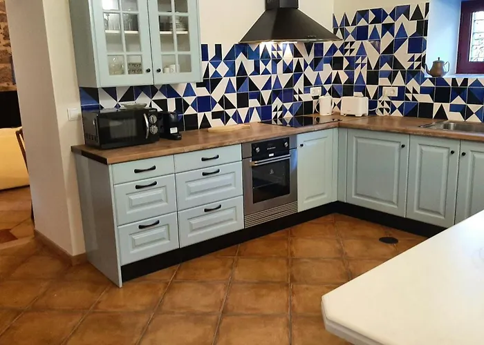 Charming House In With Shared Pool Dom wakacyjny *