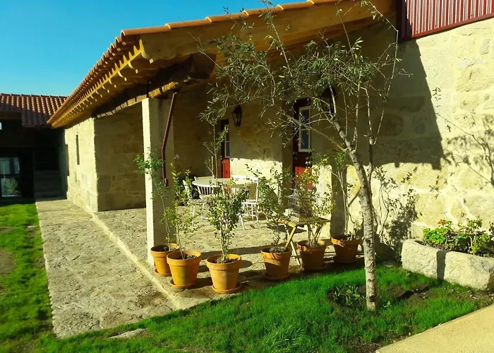 Charming House In With Shared Pool Nyaraló